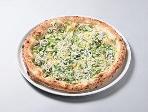 Italian Kitchen VANSAN 九条ネギとしらすのピッツァ