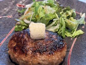 鉄板ビーフハンバーグ 150g ～自家製ガーリックバターのせ～