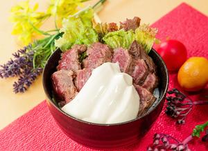 雪見ソース！やわらか牛ハラミ丼
