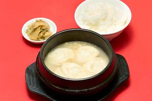 肉汁爆発！餃包6個入り水餃子弁当