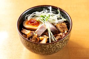 焼豚のせご飯