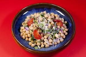 Channa chat (salad) ひよこ豆のサラダ