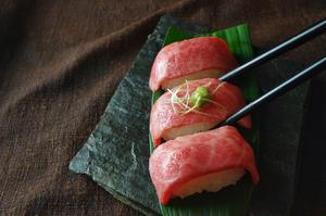 肉寿司3貫