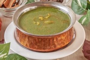 ほうれん草チキンカレー(Sag Chicken Curry)