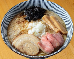 背脂醤油らー麺