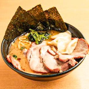チャーシュー水餃子乗せ(3個) Braised pork noodles with boiled gyoza