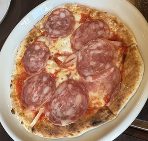 極旨イタリアンサラミピザ