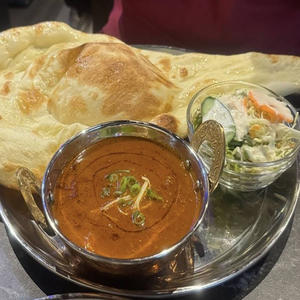 ナンとチキンカレー Nan Chicken Curry