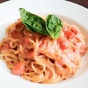 トマトチーズパスタ