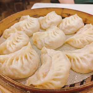 自家製ロバ肉蒸し餃子