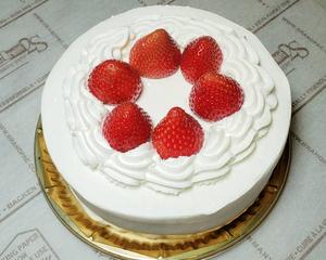 苺のホールケーキ 15cm