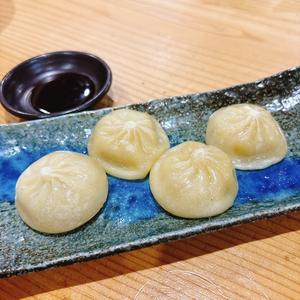 スープたっぷり特製小籠包 (4個)【酢油】