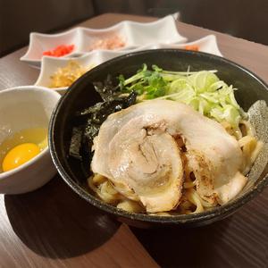熟成醤油と煮干の油そば(生卵付き)