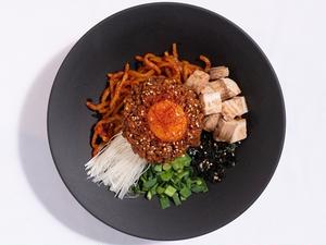焼豚×烈火の旨辛まぜソバ