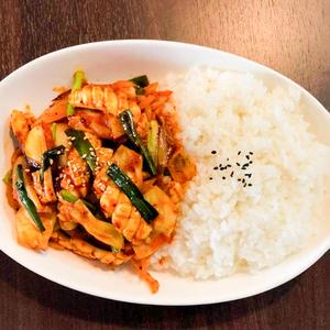 イカ炒め丼(盖)