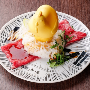 伝説の肉寿司~いくら添え~