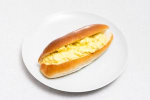卵サラダパン