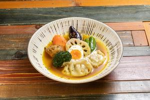 MOMO(ネパール風餃子)と野菜のスープカレー
