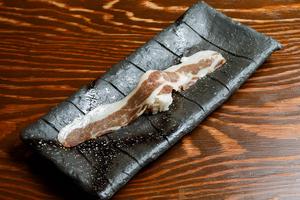名物！トモバラ炙りにぎり(一貫)