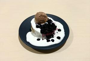 チョコアイスブルーベリーのパンケーキ