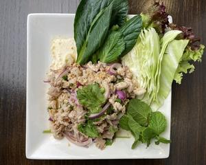 ラープイーサン(ひき肉のハーブたっぷりピリ辛和え物)
