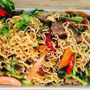 M tm xo b インスタントラーメンと牛肉炒め