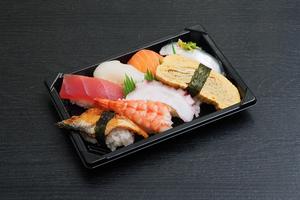 にぎり(8貫)