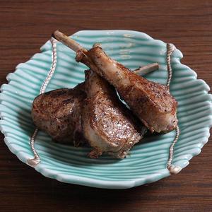 ラムチョップの炭火焼き・塩コショウ(3本入り)
