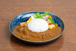 赤ワインで煮込んだ和牛スジカレー