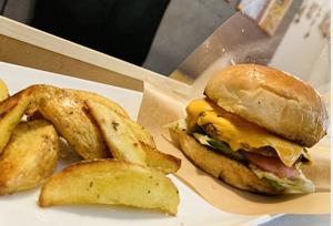 グダイチーズバーガー