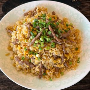 牛肉細切り入り香り炒飯