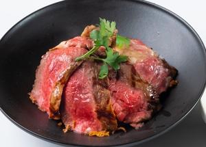 VOLCANOステーキ丼100g