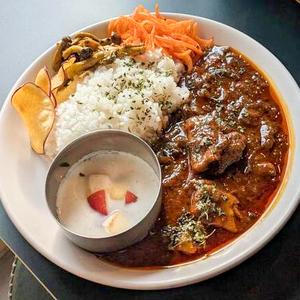 和出汁と味噌チキンカレー