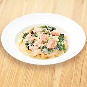 オリーブの丘人気No.4 サーモンとほうれん草のクリームソース