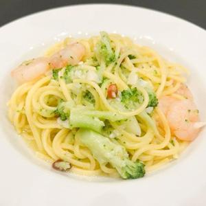 小海老とブロッコリーのペペロンチーノ