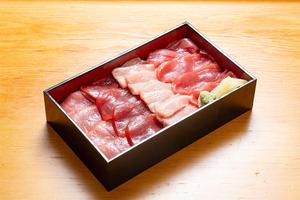 豪華まぐろ4種ちらし