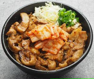 キムチ薄切り豚バラ丼