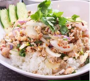 ラープ(鳥ひき肉のスパイシーサラダ)ごはん Spicy Minced Chicken Salad Rice