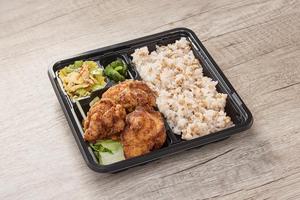唐揚げ弁当