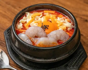 えびチーズ純豆腐チゲ(ご飯付き) Shrimp Cheese and Tofu Korean Stew(Includes Rice)