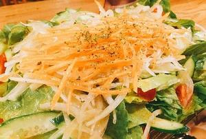 ピッザニアサラダ