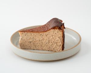 【5月限定】はちみつ紅茶バスクチーズケーキ HONEY TEA BASQUE CHEESECAKE