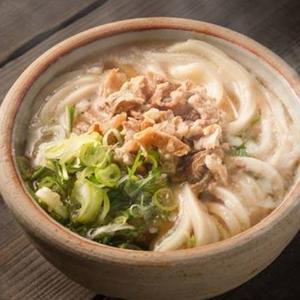 かすうどん hot udon with fried offal