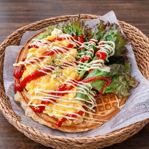 スクランブルエッグサラダピザっフル