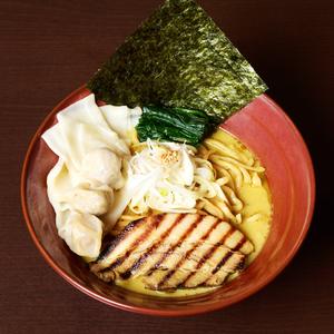 ワンタン入りカレーラーメン
