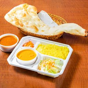 2種類のカレーAセット,ナン、ライス、サラダ、ドリンク( A set: 2 types of curry, naan, rice, salad, drink)