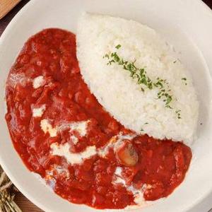 たっぷりトマトのハヤシライス(サラダ付)