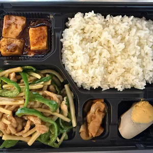 青椒肉絲弁当