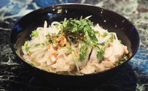 タイ風チキンラーメン/ Thai Chicken Noodles Soup