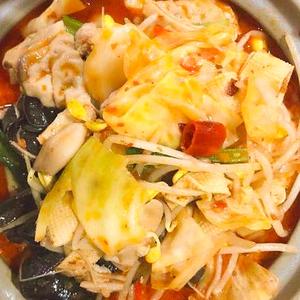 麻辣風牛肉鍋/ラム肉鍋/ホルモン鍋一つ選ぶ